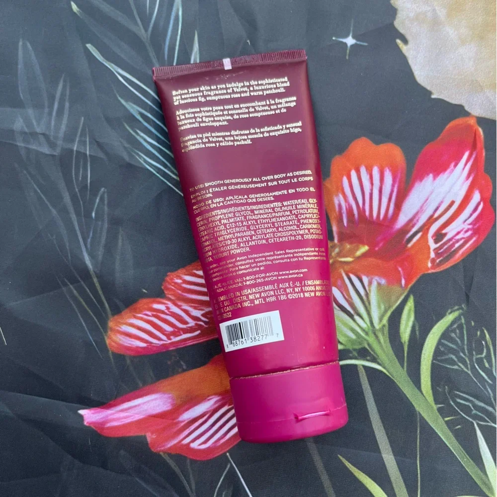 Avon Velvet Body Lotion (2018 Release) 200 mL / 6.7 fl oz GUC Collector's Item